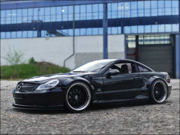 1:18 MERCEDES-BENZ SL65 AMG R230 BLACK SERIES